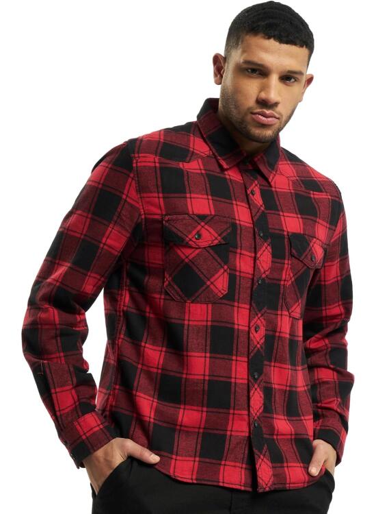 La Camisa a Cuadros Brandit: Un Clásico Versátil