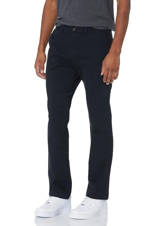 Análisis del Pantalón Chino Masculino: Comodidad y Adaptabilidad