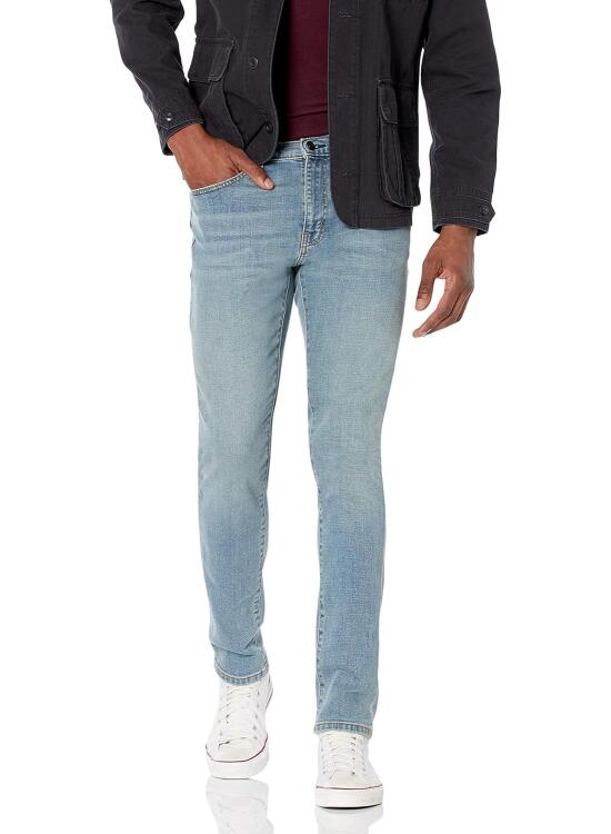 El Pantalón Vaquero de Ajuste Ceñido: Un Análisis Detallado