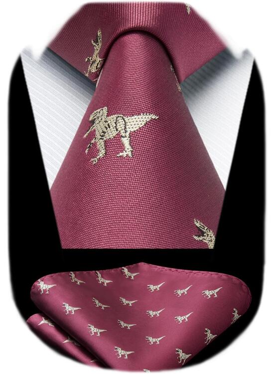 Elegancia en Detalles: Un Análisis del Conjunto de Corbata y Pañuelo