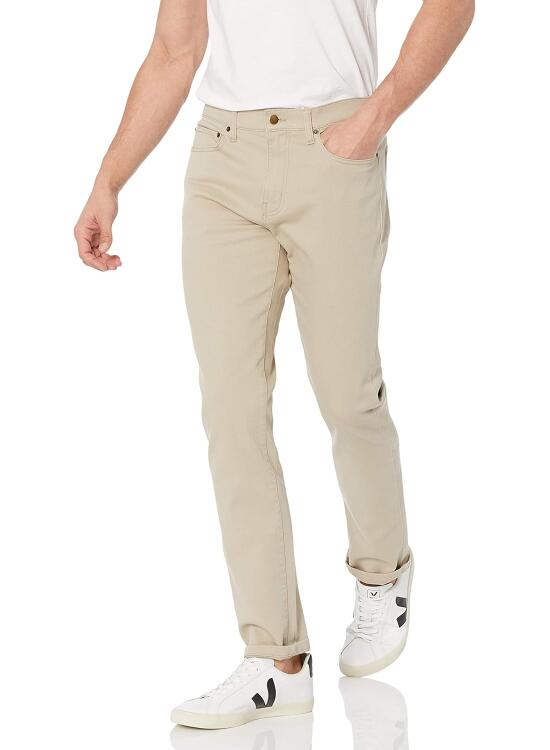 Vaqueros Ajustados: Un Análisis de Confort y Diseño