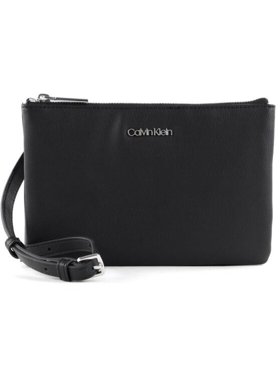 Análisis Detallado: El Complemento Versátil de Calvin Klein