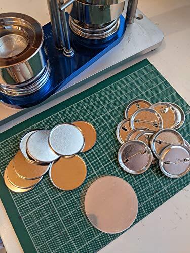 Uvimark | 100 Consumibles completos de chapas para hacer, recambios de chapas con alfiler montado y plástico protector para máquinas B150, F300, B500 y B700. Chapas, (Chapas Alfiler 38 mm)
