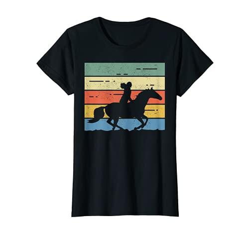 Diseño de caballo retro y vintage con jinete. Camiseta