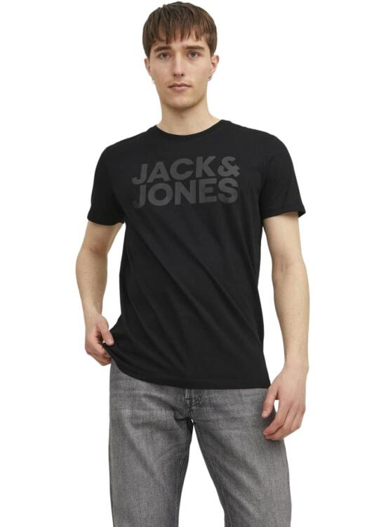 Análisis Exhaustivo: Una Camiseta Esencial de Algodón