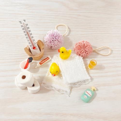 AKSXU Accesorios de Baño Miniaturizados, 15pcs Conjunto de Accesorios de Baño Miniatura para Puerta de Wichtel/Amigo Invisible, Escala 1:12, Plástico, Navideño, White, Yellow