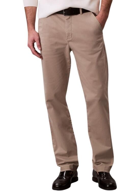 Explorando la Versatilidad del Chino Calvin Klein: Diseño y Confort