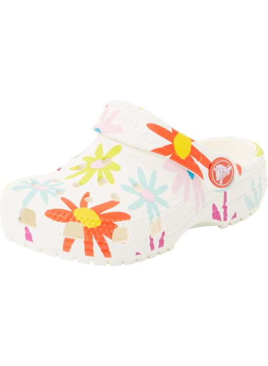 Comodidad y Estilo Infantil: Un Análisis de los Zuecos Crocs