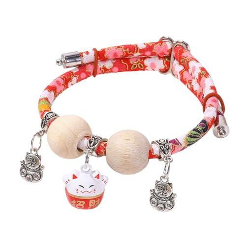 Guía de accesorios felinos: El collar con campana y cuentas de cedro