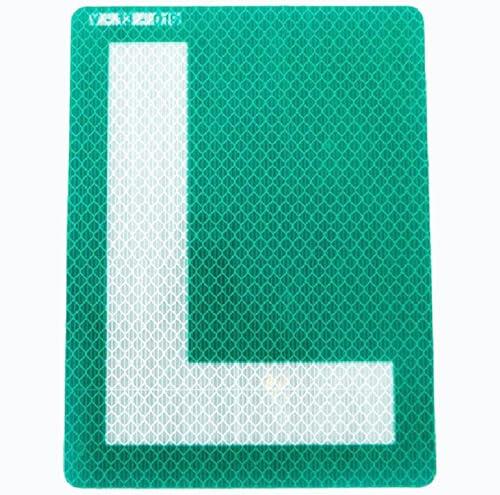 Guía definitiva para conductores noveles: Cómo elegir la placa L perfecta para lunas tintadas