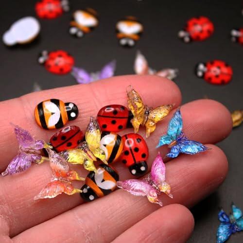 Miniatura Figuritas Animales 32 Piezas Mini Mariposa para Manualidades,Minifiguras de Abejas y Mariquitas,Mini Mariposas de Resina Adornar Miniaturas para Casa de Muñecas y DIY Miniature House y Uñas