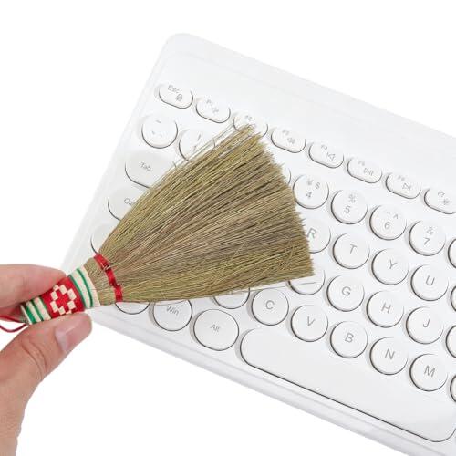 GORGECRAFT 2 Unidad Mini Escoba de Mano de 12cm Escoba de Limpieza de Escritorio con Hilo de Nailon Cerdas de Paja Hechas A Mano Escoba de Limpieza para Cocinas Oficinas Hogares Ordenadores Y Coches.